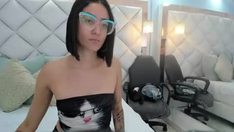 Snapshot of crystalstonee1 chatting on June 13, 9:46 pm Crystal online show from June 13, 9:46 pm