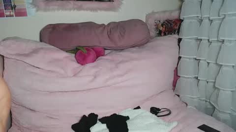 MissCrystal online show from December 4, 2:43 am