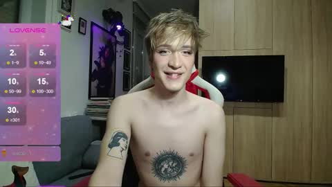 Snapshot of crystalvalentina chatting on September 9, 11:48 pm Crystal online show from September 9, 11:48 pm