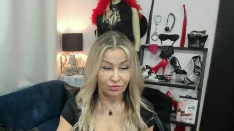 CrystalHotty online show from April 3, 4:43 am