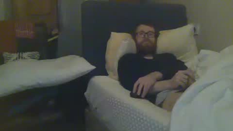 Snapshot of cs014g8493 chatting on December 23, 12:46 am chris online show from December 23, 12:46 am