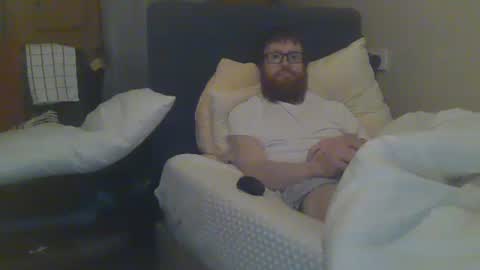 Snapshot of cs014g8493 chatting on January 9, 12:14 am chris online show from January 9, 12:14 am