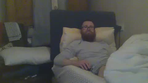 Snapshot of cs014g8493 chatting on February 8, 3:30 am chris online show from February 8, 3:30 am