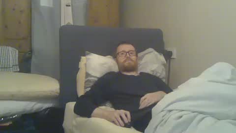 Snapshot of cs014g8493 chatting on November 5, 10:21 pm chris online show from November 5, 10:21 pm