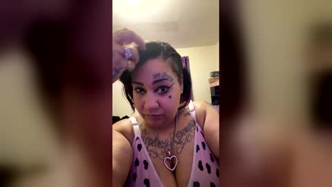 Snapshot of cubanma47 chatting on April 10, 12:16 am cubanma47 online show from April 10, 12:16 am