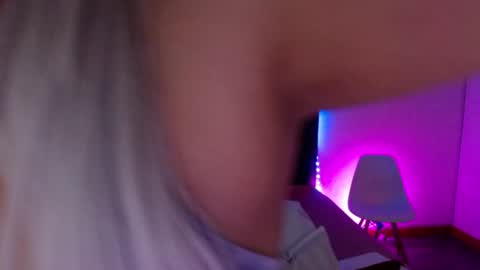 Snapshot of cuckoldlover69_ chatting on December 6, 3:41 am cuckoldlover69_ online show from December 6, 3:41 am