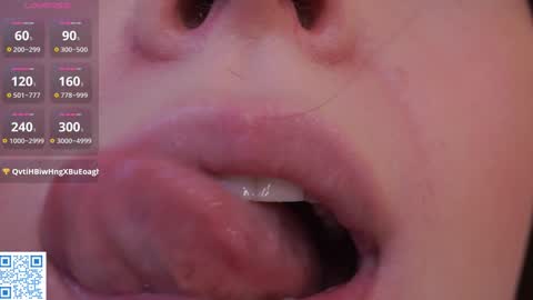 Ellie online show from November 10, 2:38 pm