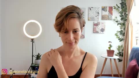 Snapshot of cuddlingbunnny chatting on September 12, 3:12 pm Leonela online show from September 12, 3:12 pm