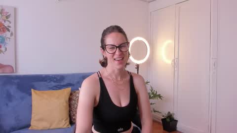 Leonela online show from March 19, 6:01 pm