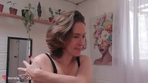Snapshot of cuddlingbunnny chatting on July 18, 4:55 pm Leonela online show from July 18, 4:55 pm