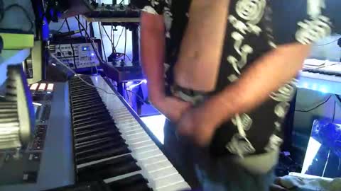 cum4me2i812 online show from April 24, 9:17 pm