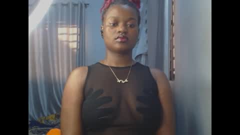 Snapshot of cum_ebony_petitxx chatting on May 23, 6:51 am cath online show from May 23, 6:51 am