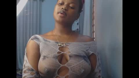 Snapshot of cum_ebony_petitxx chatting on May 31, 6:53 am cath online show from May 31, 6:53 am