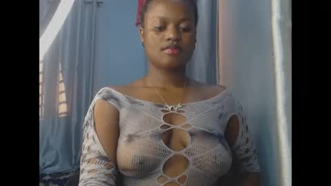 Snapshot of cum_ebony_petitxx chatting on June 2, 7:43 am cath online show from June 2, 7:43 am