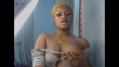 Snapshot of cum_ebony_petitxx chatting on June 27, 3:17 pm cath online show from June 27, 3:17 pm