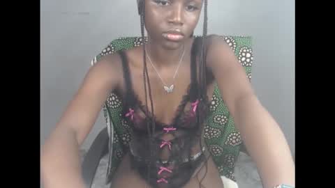 sophie online show from October 3, 8:22 am
