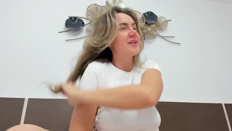 Snapshot of cum_on_my_boobs chatting on February 5, 8:46 pm mira 22 mirabelle online show from February 5, 8:46 pm