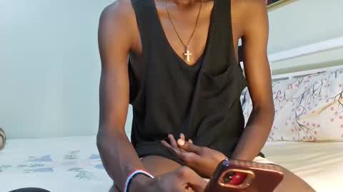 Snapshot of cumdaddzy_ebony chatting on April 14, 7:25 am zdaddy online show from April 14, 7:25 am