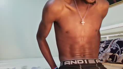 Snapshot of cumdaddzy_ebony chatting on April 17, 9:56 am zdaddy online show from April 17, 9:56 am