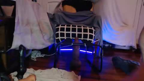 Snapshot of cumdumpslave2use chatting on April 27, 8:45 am Cumdumpslave2use online show from April 27, 8:45 am