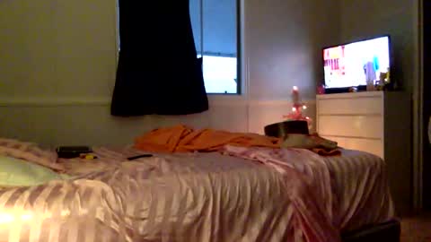 Snapshot of cumdumpslutgirl chatting on December 25, 12:37 am CumDumpSlut online show from December 25, 12:37 am