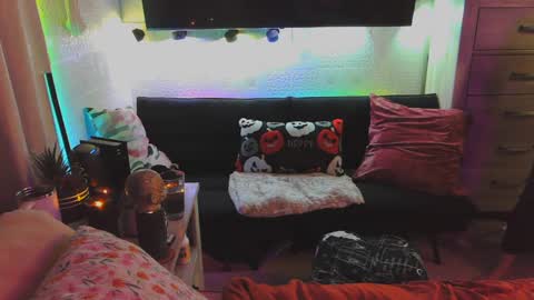 cumguzzlingskank online show from September 25, 11:36 am