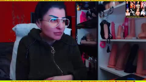 cuminmenowbby online show from December 21, 2:46 pm