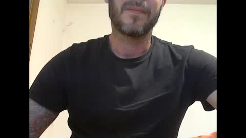 Snapshot of cummincock04 chatting on January 31, 7:08 pm cummincock04 online show from January 31, 7:08 pm