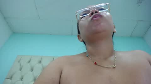 Snapshot of cumontitsxxx chatting on April 27, 11:41 am Cumontitsxxx online show from April 27, 11:41 am