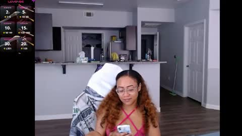 Snapshot of cumplzqueen chatting on June 19, 6:45 pm Nia Reese online show from June 19, 6:45 pm