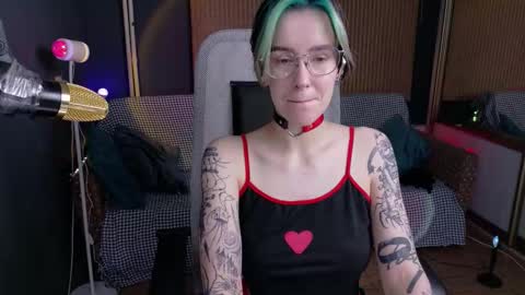 Snapshot of cumpotikeve chatting on September 25, 1:53 am CUMpotikEve online show from September 25, 1:53 am