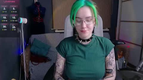 Snapshot of cumpotikeve chatting on October 20, 2:45 am CUMpotikEve online show from October 20, 2:45 am