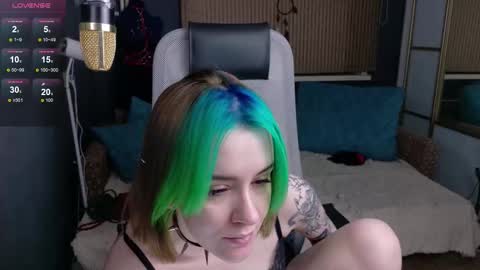 Snapshot of cumpotikeve chatting on October 27, 2:26 am CUMpotikEve online show from October 27, 2:26 am