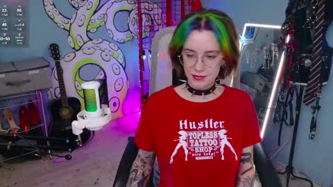 Snapshot of cumpotikeve chatting on April 25, 4:59 am CUMpotikEve online show from April 25, 4:59 am