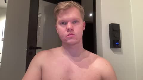 Snapshot of cumshooter_rico chatting on November 12, 4:40 pm Cumshooter Rico online show from November 12, 4:40 pm