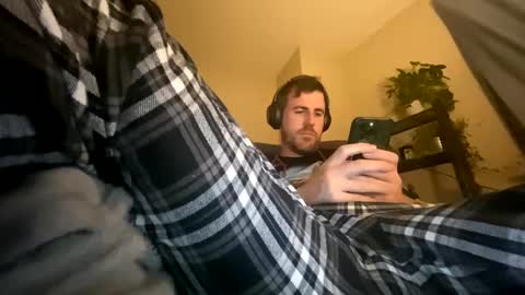 Snapshot of cumxdaddy chatting on February 18, 10:58 pm cumxdaddy online show from February 18, 10:58 pm