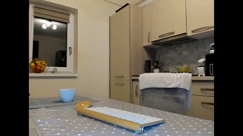 maria  alex online show from December 5, 3:37 am