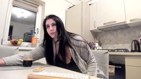 Snapshot of cuplu29 chatting on April 23, 12:56 am maria alex online show from April 23, 12:56 am