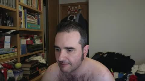 curiosillo1983 online show from April 12, 1:05 pm