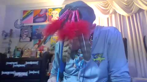 Feathers online show from December 22, 8:00 am