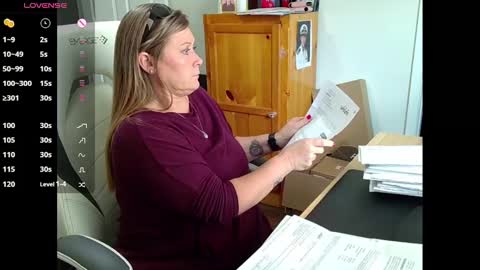 Snapshot of curiouscouple3143 chatting on February 20, 5:29 pm curious couple online show from February 20, 5:29 pm