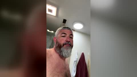 Snapshot of curiouscouple_hubby chatting on March 11, 9:32 pm hubby online show from March 11, 9:32 pm