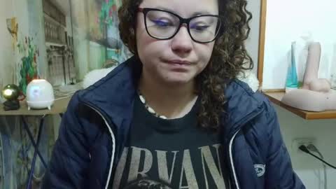 Snapshot of curly_greeneyed chatting on May 14, 7:15 am Vannesa online show from May 14, 7:15 am