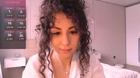 Snapshot of curly_jade_ chatting on April 24, 11:12 am curly_jade_ online show from April 24, 11:12 am