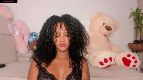 Snapshot of curly_sweett chatting on June 5, 11:27 am Curly - OF- CURLY SWEETT online show from June 5, 11:27 am