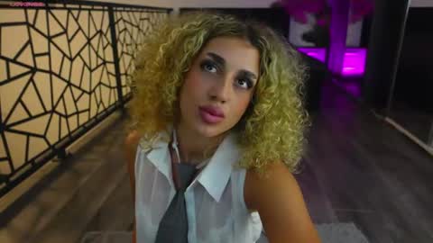 Snapshot of curlyanto chatting on July 8, 11:20 pm Antonia online show from July 8, 11:20 pm