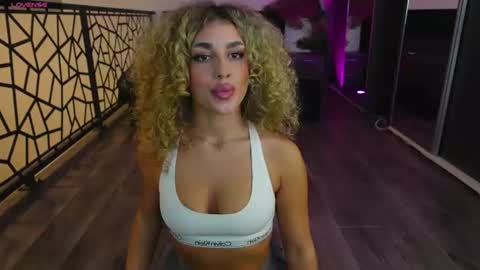 Snapshot of curlyanto chatting on July 21, 6:21 pm Antonia online show from July 21, 6:21 pm