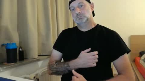 Curman85 online show from December 2, 11:34 pm