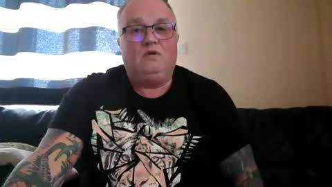 Snapshot of curtus14 chatting on February 4, 3:57 pm curtus14 online show from February 4, 3:57 pm