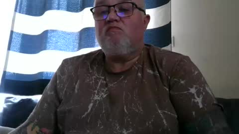 Snapshot of curtus14 chatting on April 11, 7:02 am curtus14 online show from April 11, 7:02 am
